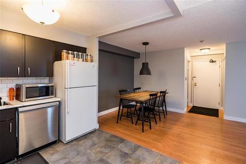 1107-650 Kenaston Blvd, Winnipeg, MB - Indoor Photo Showing Kitchen