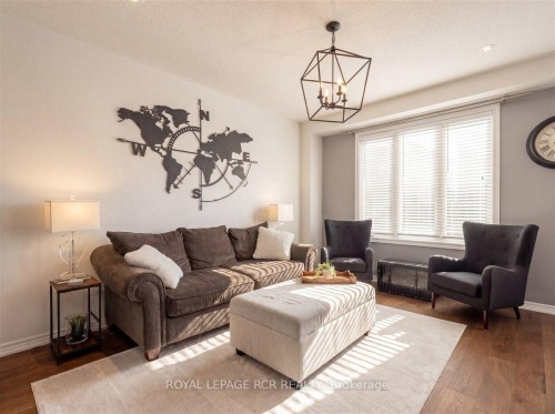 4 Gamble Drive, Ajax, ON - Indoor Photo Showing Living Room