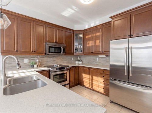 4 Gamble Drive, Ajax, ON - Indoor Photo Showing Kitchen With Stainless Steel Kitchen With Double Sink With Upgraded Kitchen