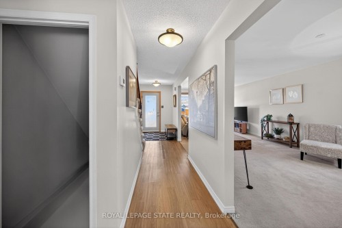 621 Tomahawk Crescent, Hamilton, ON - Indoor Photo Showing Other Room