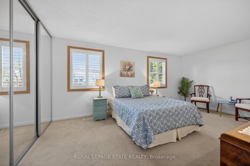 621 Tomahawk Crescent, Hamilton, ON - Indoor Photo Showing Bedroom