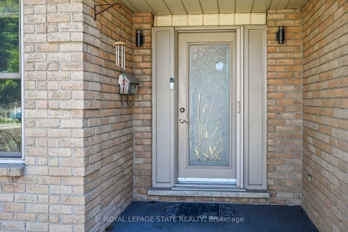 621 Tomahawk Crescent, Hamilton, ON - Outdoor With Exterior