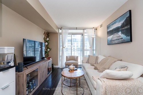 610-151 Dan Leckie Way, Toronto, ON - Indoor Photo Showing Living Room