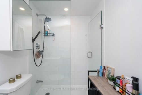 610-151 Dan Leckie Way, Toronto, ON - Indoor Photo Showing Bathroom