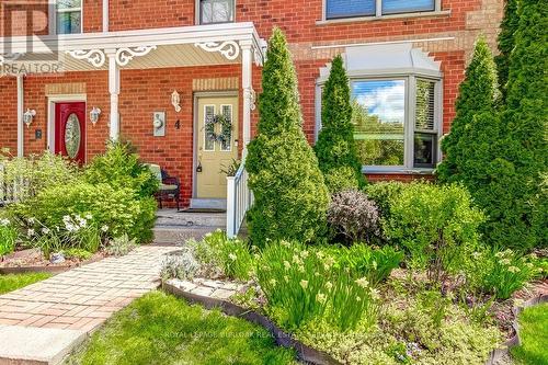 4 Edgewater Drive, Hamilton, ON - Outdoor