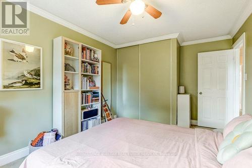 4 Edgewater Drive, Hamilton, ON - Indoor Photo Showing Bedroom