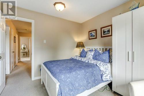 4 Edgewater Drive, Hamilton, ON - Indoor Photo Showing Bedroom