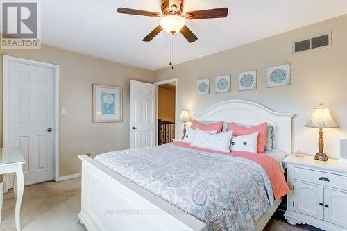 4 Edgewater Drive, Hamilton, ON - Indoor Photo Showing Bedroom