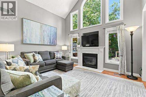 515 Birchleaf Walk, Waterloo, ON - Indoor Photo Showing Living Room With Fireplace