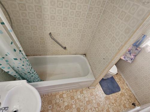 5588 204 Highway, Little River, NS - Indoor Photo Showing Bathroom