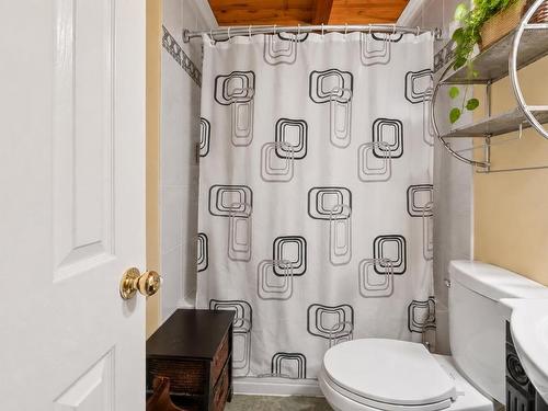 63 Cavendish Road, Halifax, NS - Indoor Photo Showing Bathroom