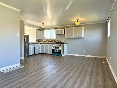 20 Dickey Street, Amherst, NS - Indoor Photo Showing Kitchen