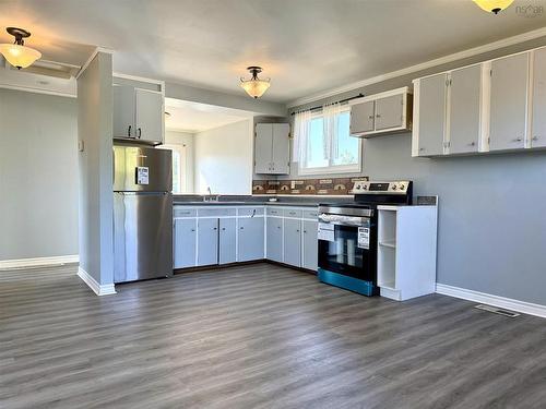 20 Dickey Street, Amherst, NS - Indoor Photo Showing Kitchen