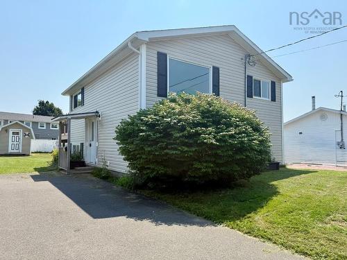 20 Dickey Street, Amherst, NS - Outdoor