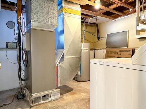 20 Dickey Street, Amherst, NS - Indoor