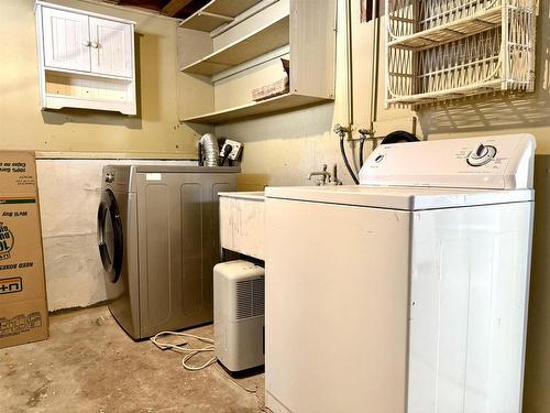 20 Dickey Street, Amherst, NS - Indoor Photo Showing Laundry Room