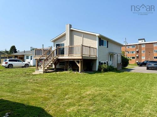 20 Dickey Street, Amherst, NS - Outdoor