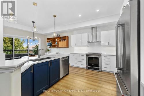 334 Blacksmith Way, Peterborough, ON - Indoor Photo Showing Kitchen With Double Sink With Upgraded Kitchen