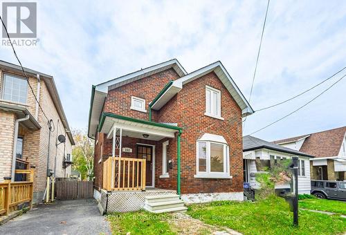 111 ELGIN STREET W  Oshawa, ON L1G 1S5