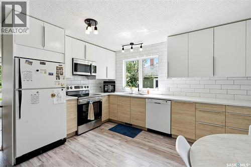 312 Ash Street, Outlook, SK - Indoor Photo Showing Kitchen