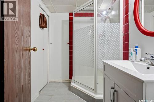 312 Ash Street, Outlook, SK - Indoor Photo Showing Bathroom