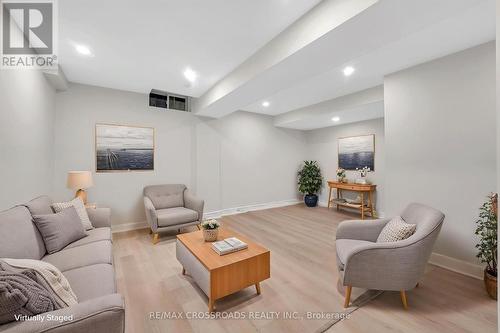 321 Sparrow Circle, Pickering, ON - Indoor