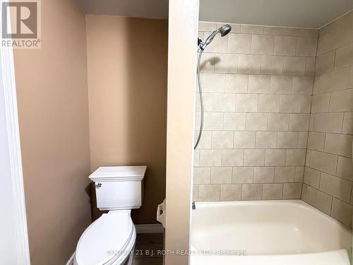 2nd level 4 piece bath - Upper - 29 Irwin Drive, Barrie, ON 