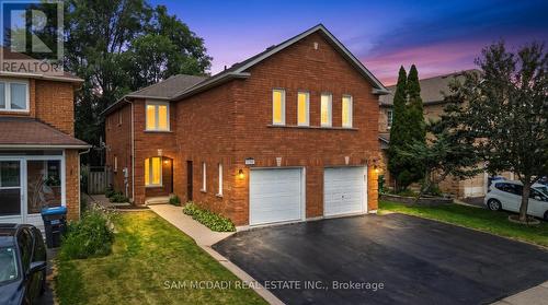 3847 DENSBURY DRIVE  Mississauga, ON L5N 6Z3