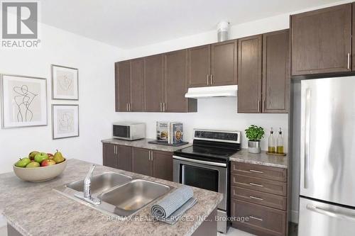 71 SUNSET WAY , Thorold, Ontario L2V 0C8 4