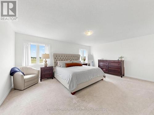98 Golden Meadows Drive, Otonabee-South Monaghan, ON - Indoor Photo Showing Bedroom
