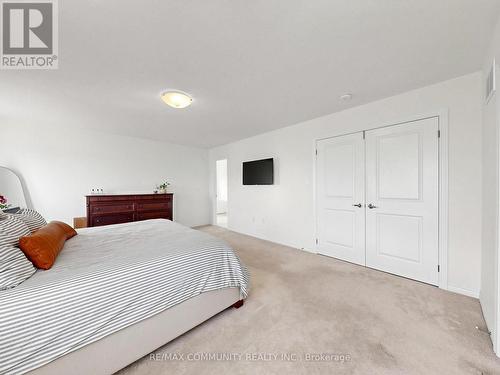 98 Golden Meadows Drive, Otonabee-South Monaghan, ON - Indoor Photo Showing Bedroom