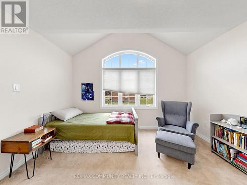 98 Golden Meadows Drive, Otonabee-South Monaghan, ON - Indoor Photo Showing Bedroom