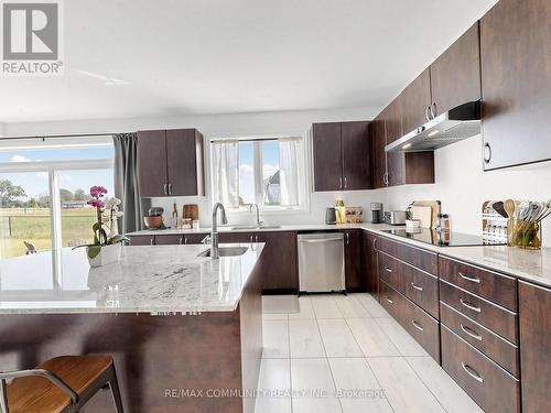98 Golden Meadows Drive, Otonabee-South Monaghan, ON - Indoor Photo Showing Kitchen