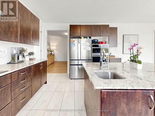 98 Golden Meadows Drive, Otonabee-South Monaghan, ON - Indoor Photo Showing Kitchen With Upgraded Kitchen
