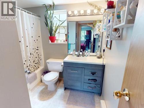 307-5700 Willow Ave, Powell River, BC - Indoor Photo Showing Bathroom