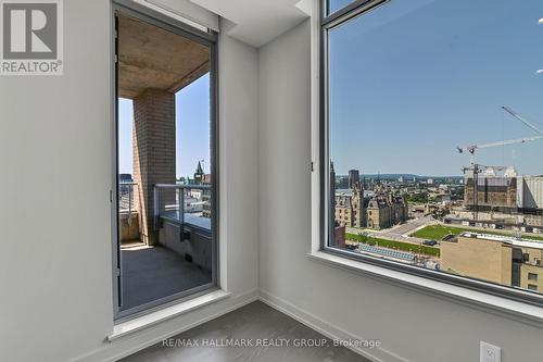 Door to balcony - 1504 - 101 Queen Street, Ottawa, ON - Outdoor With Balcony With View