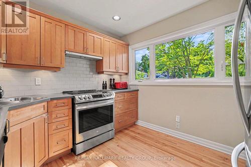 22 Dunvegan Road, Ottawa, ON - Indoor Photo Showing Kitchen