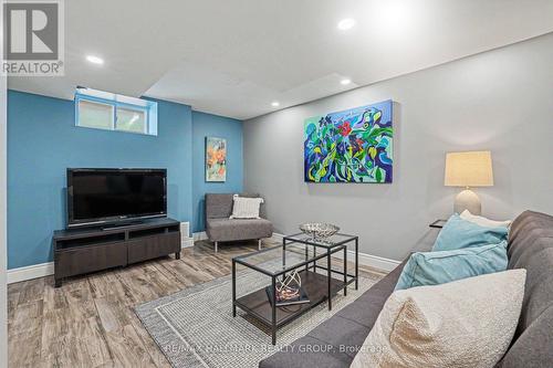 22 Dunvegan Road, Ottawa, ON - Indoor Photo Showing Living Room