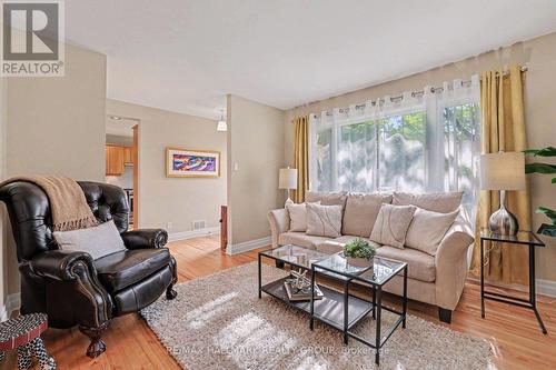 22 Dunvegan Road, Ottawa, ON - Indoor Photo Showing Living Room