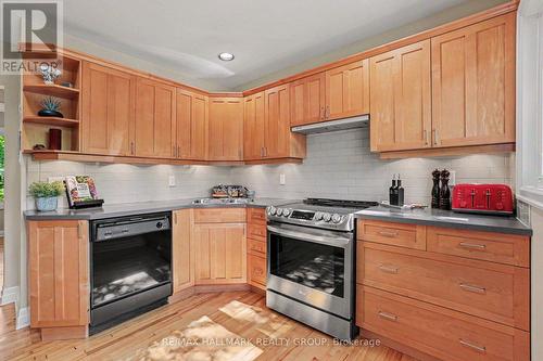 22 Dunvegan Road, Ottawa, ON - Indoor Photo Showing Kitchen