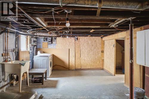 977 Gladstone, Windsor, ON - Indoor Photo Showing Basement