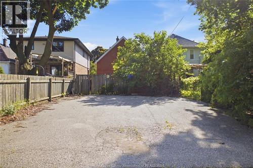 977 Gladstone, Windsor, ON - Outdoor
