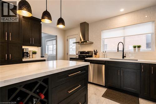 33 Fairlawn Road, Kitchener, ON - Indoor Photo Showing Kitchen With Upgraded Kitchen
