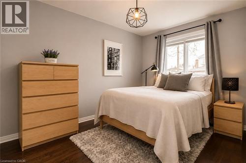 33 Fairlawn Road, Kitchener, ON - Indoor Photo Showing Bedroom