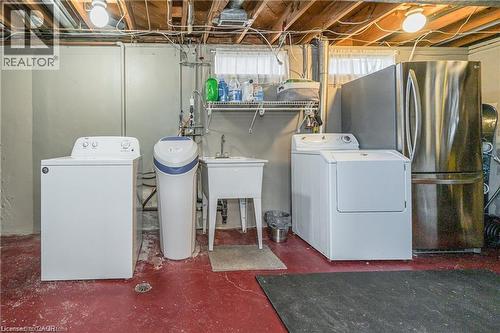 33 Fairlawn Road, Kitchener, ON - Indoor Photo Showing Laundry Room