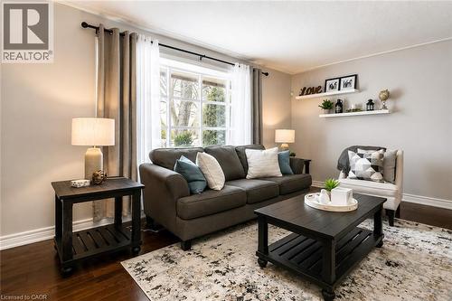 33 Fairlawn Road, Kitchener, ON - Indoor Photo Showing Living Room