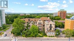 404 - 589 RIDEAU STREET  Ottawa, ON K1N 6A1