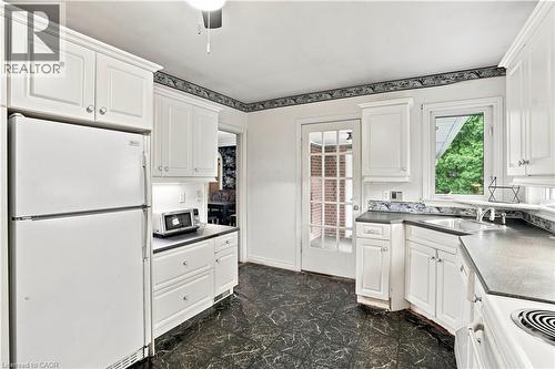 5 Hatfield Place, Hamilton, ON - Indoor Photo Showing Kitchen