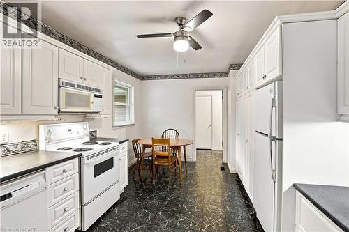 5 Hatfield Place, Hamilton, ON - Indoor Photo Showing Kitchen