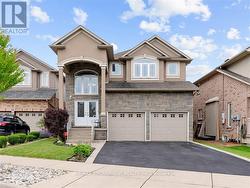 52 ARROWHEAD DRIVE  Hamilton, ON L8W 3Y2